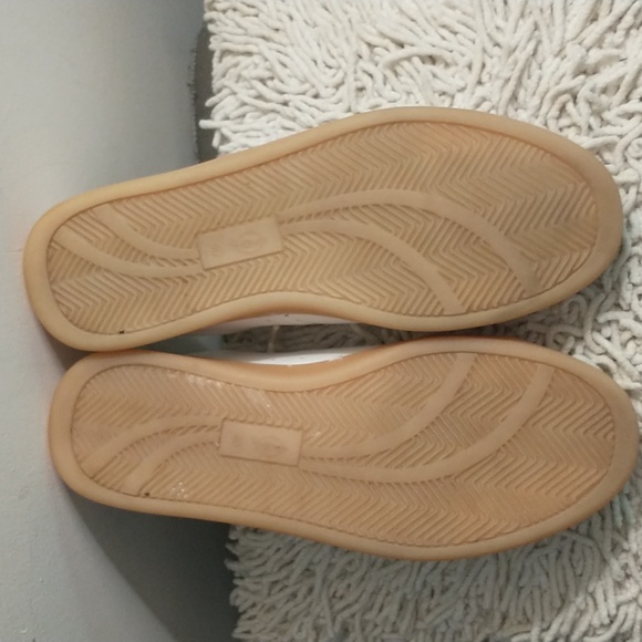 Stradivarius White Sneakers With Sherpa Tongue and Velveteen Shoelaces - Picture 4 of 12